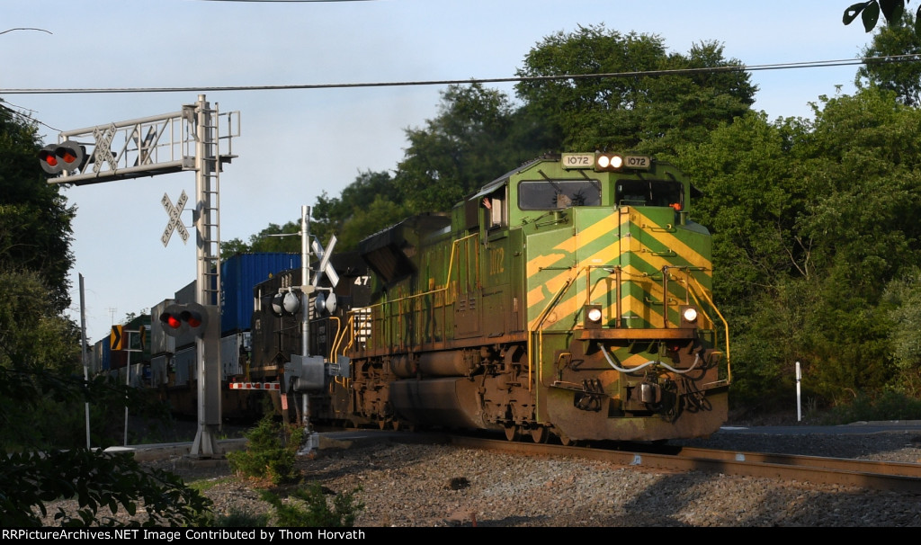 NS 1072 leads NS 269 thru the Valley Rd grade crossing near MP 40